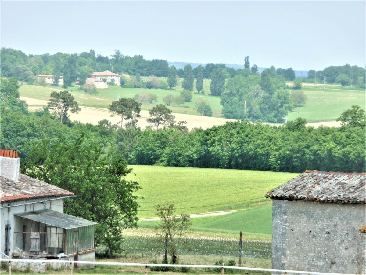 Le Gite Sereine Villa Berneuil  Exterior photo